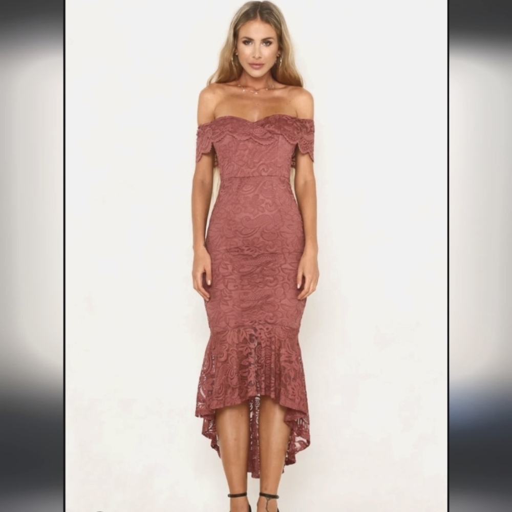 Elegant Off-Shoulder Lace Dress